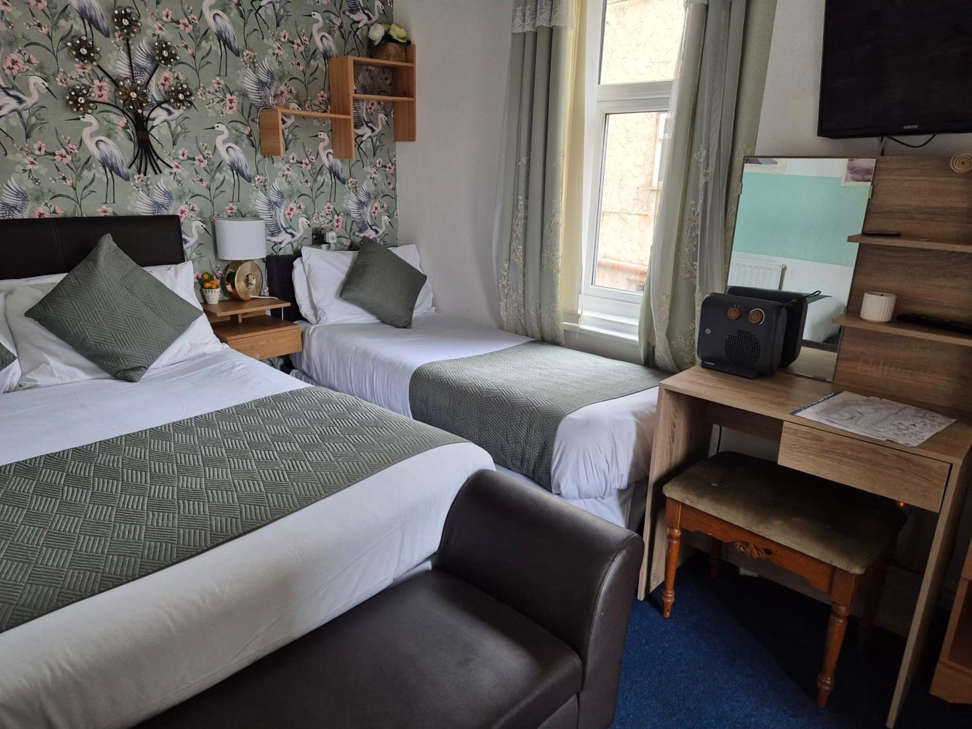 Glendor Hotel - Blackpool — Photos 1